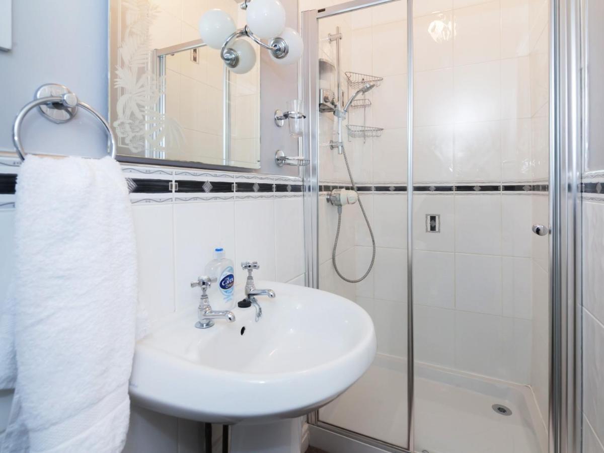 Hotel Ayuda House Altrincham Zewnętrze zdjęcie