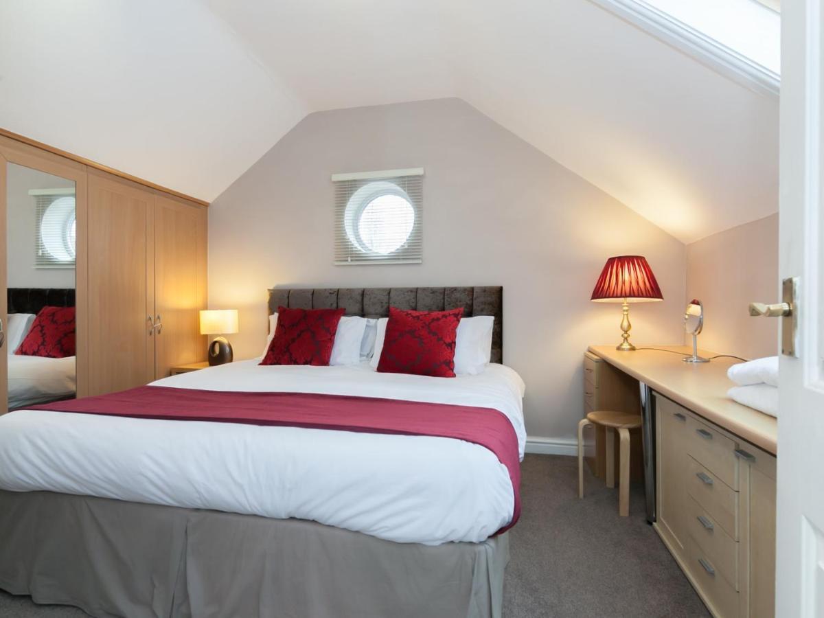 Hotel Ayuda House Altrincham Zewnętrze zdjęcie