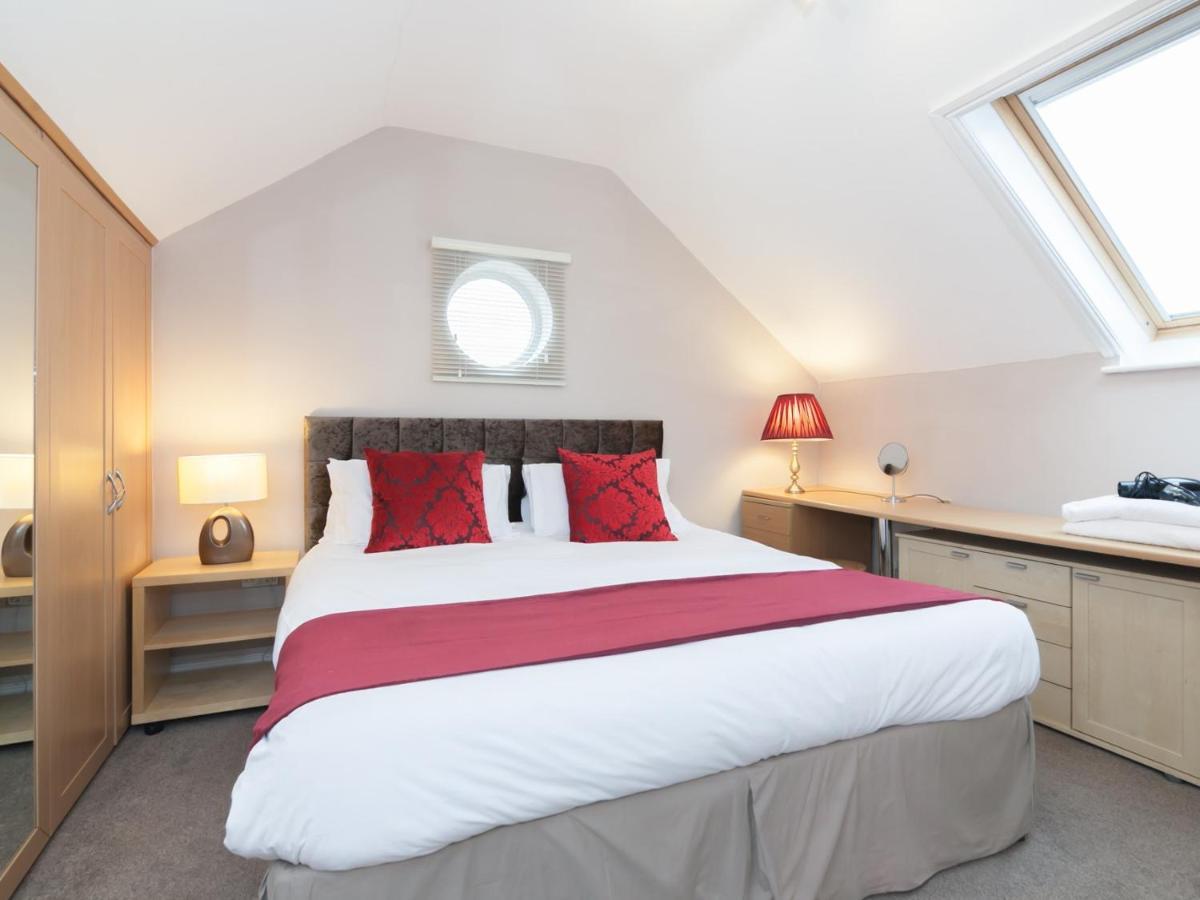 Hotel Ayuda House Altrincham Zewnętrze zdjęcie