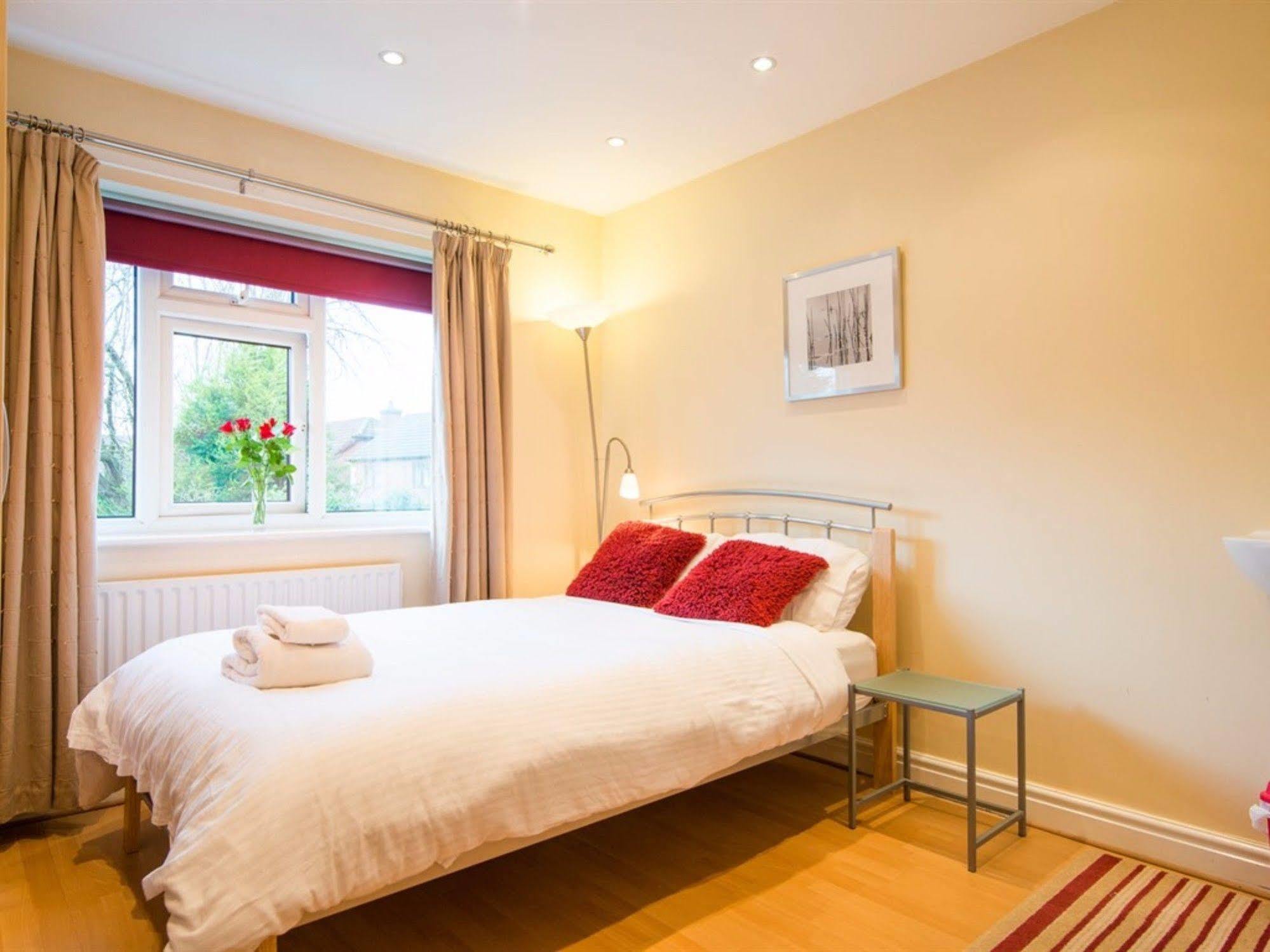 Hotel Ayuda House Altrincham Zewnętrze zdjęcie