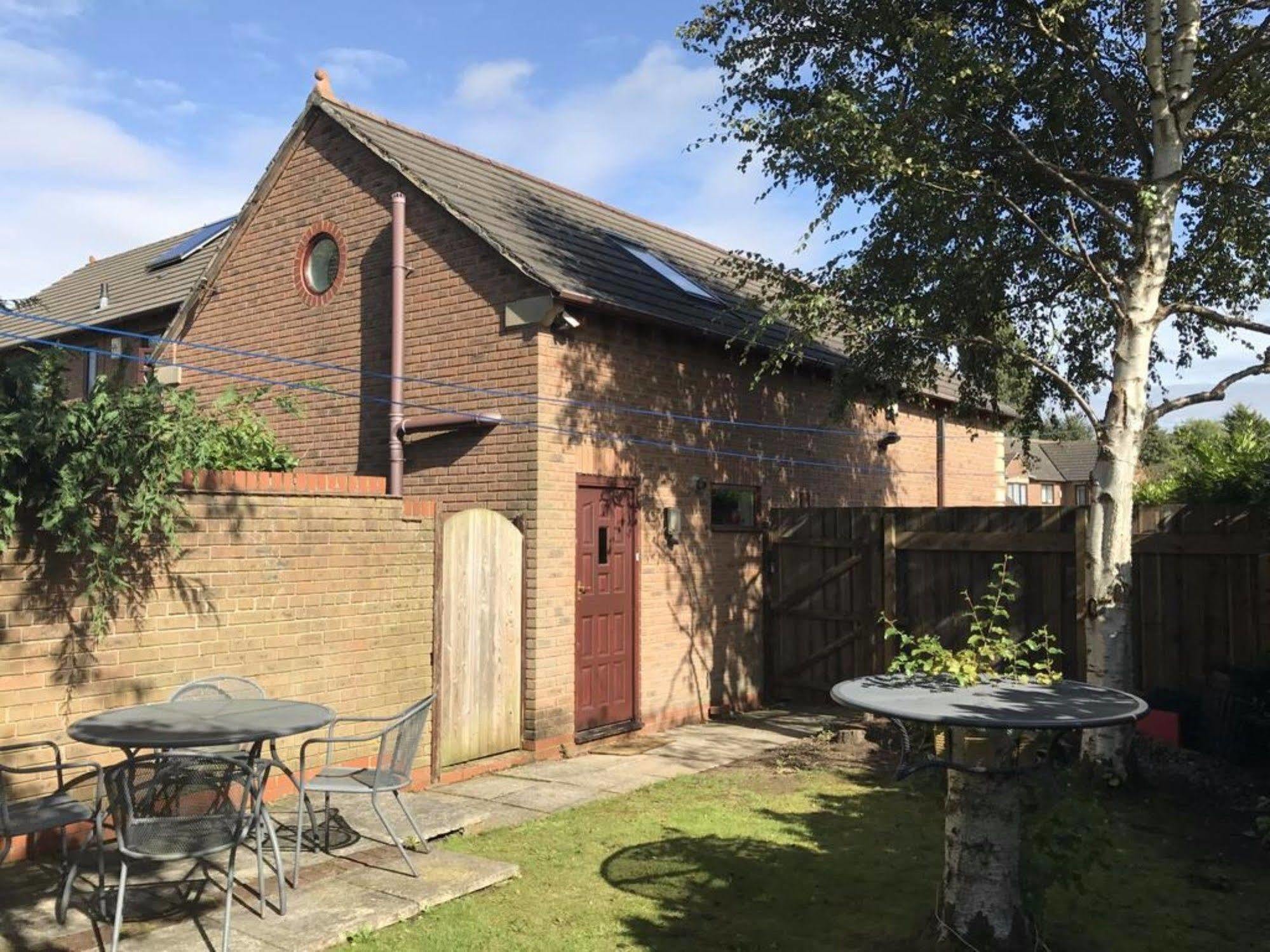 Hotel Ayuda House Altrincham Zewnętrze zdjęcie