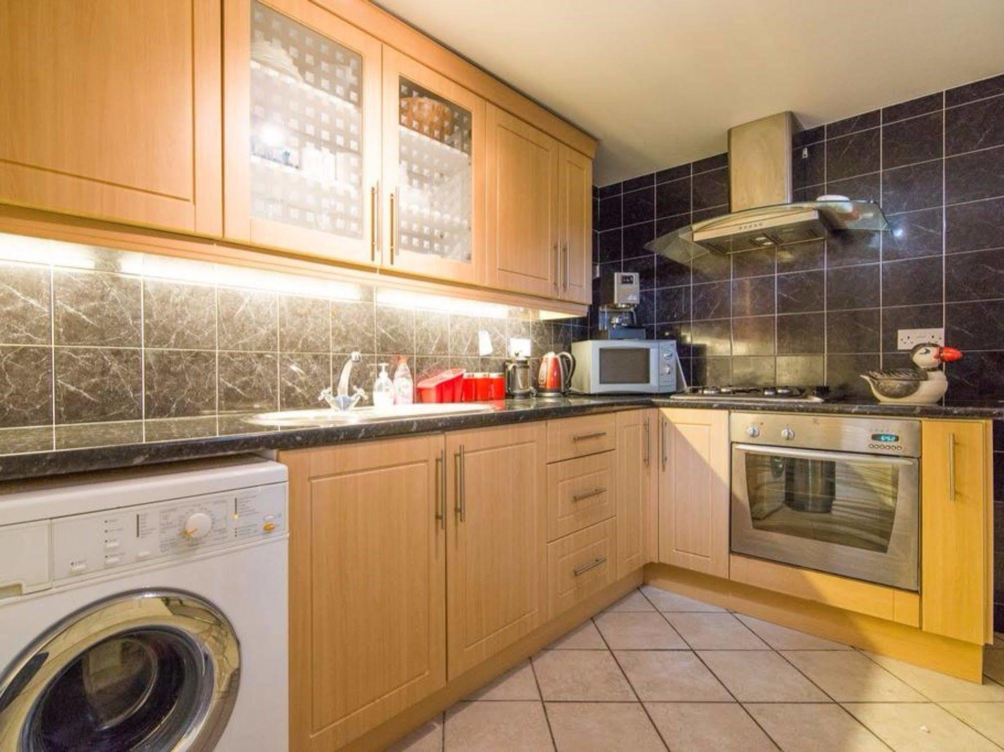 Hotel Ayuda House Altrincham Zewnętrze zdjęcie